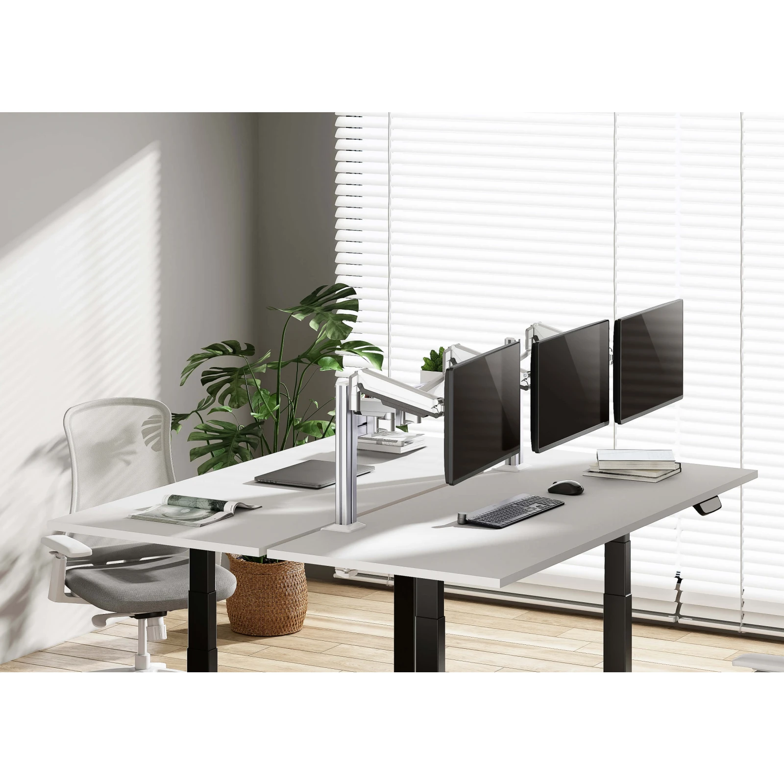 Suport monitor ergonomic birou tip slatwall 3 x suporti monitor, min 17'' - 32'' , max  9kgr/brat