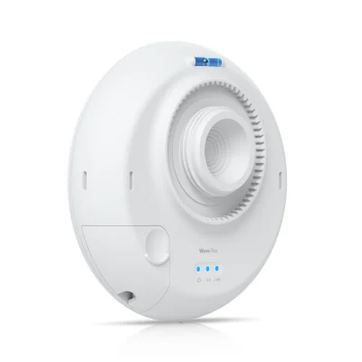 "Lightweight, compact 60 GHz PtMP statio